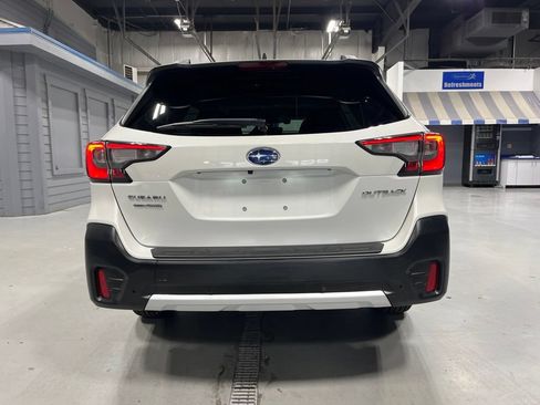 Used 2022 Subaru Outback Limited AWD/4WD image 8
