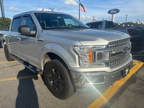 Used 2018 Ford F150 XLT w/ Equipment Group 302A Luxury AWD/4WD image 4