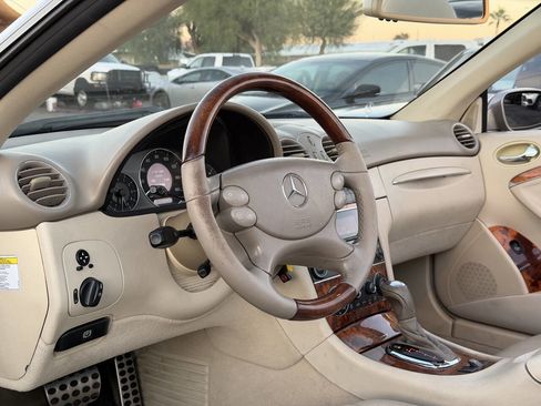 Used 2005 Mercedes-Benz CLK 320 Cabriolet image 20