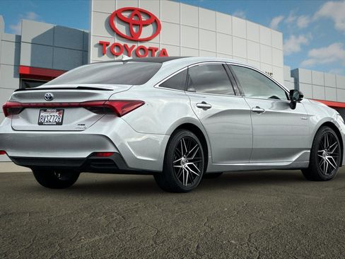 Used 2021 Toyota Avalon XSE w/ Carpet Mat Package (TMS) image 3