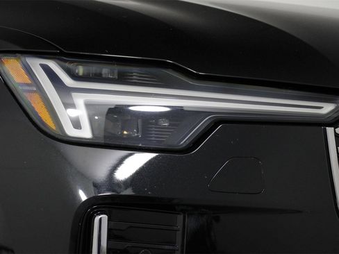 Certified 2025 Volvo XC90 B6 Ultra image 26