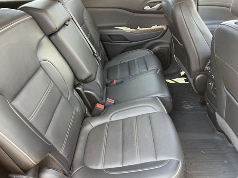 Certified 2021 GMC Acadia Denali w/ Denali Ultimate Package AWD/4WD image 15