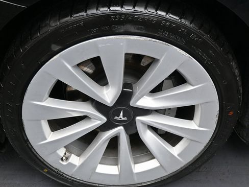 Used 2021 Tesla Model 3 Long Range image 40