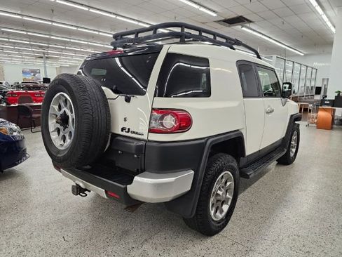 Used 2013 Toyota FJ Cruiser 4WD w/ Upgrade Pkg image 4