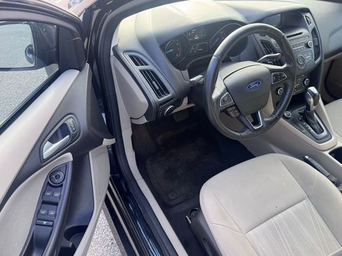 Used 2015 Ford Focus SE w/ SE Sport Package image 8