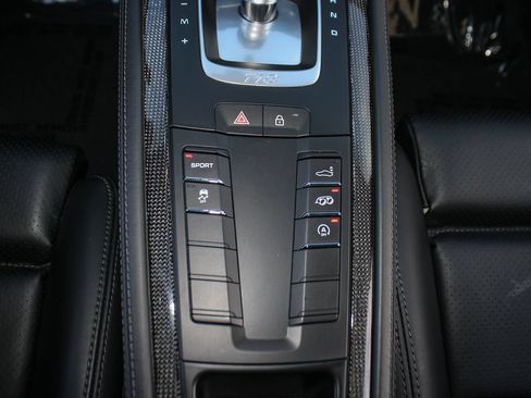Used 2025 Porsche 718 Cayman RWD image 32