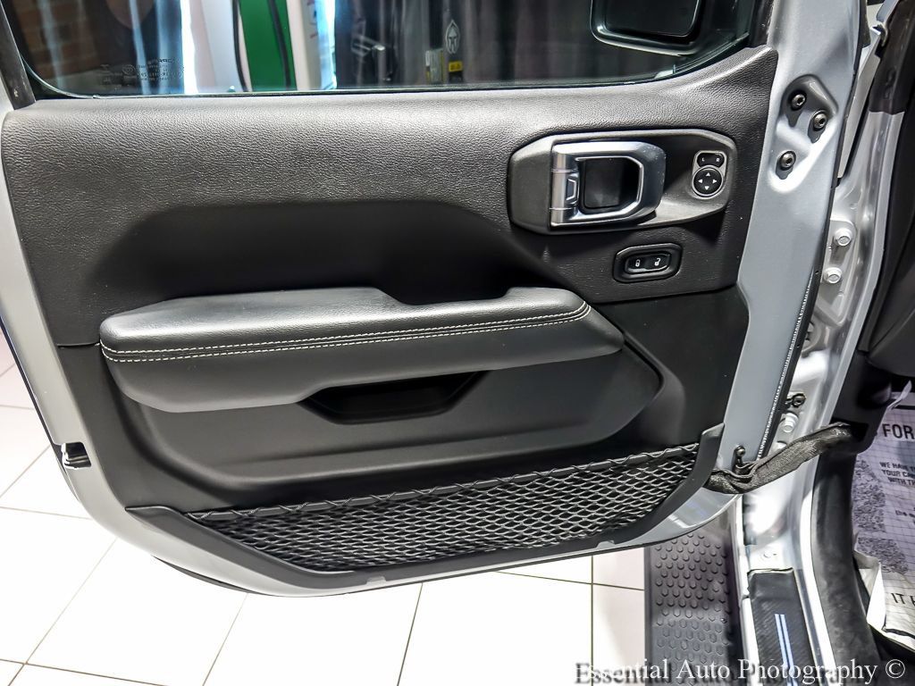 Used 2022 Jeep Wrangler Unlimited Sahara w/ Cold Weather Group AWD/4WD image 23