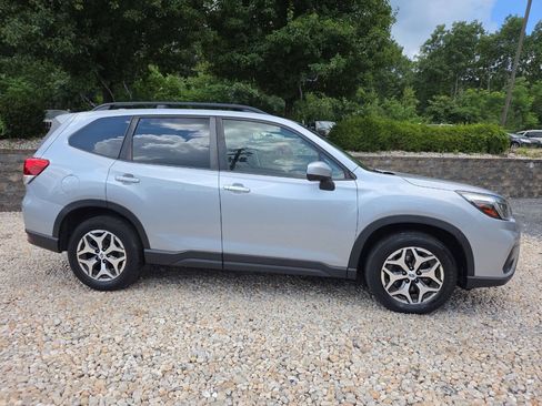 Used 2020 Subaru Forester Premium w/ Popular Package #1 AWD/4WD image 8