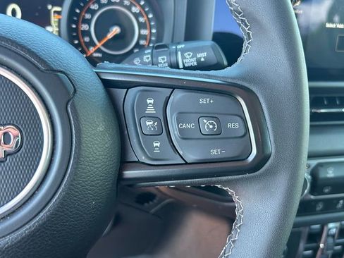 Used 2025 Jeep Wrangler Unlimited Rubicon AWD/4WD image 20