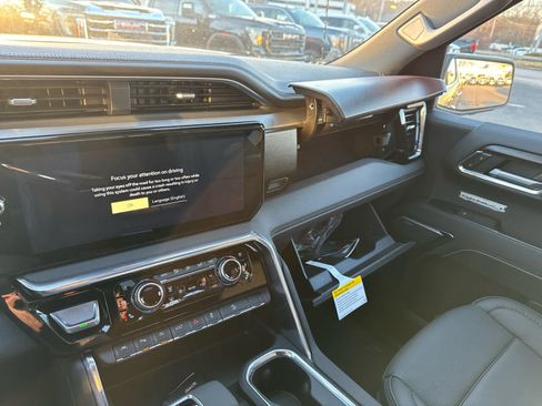 New 2026 GMC Sierra 1500 Denali w/ Denali Reserve Package image 24