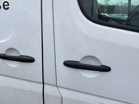 Used 2017 Mercedes-Benz Sprinter 2500 image 12