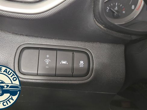 Used 2022 Hyundai Venue SE FWD image 20