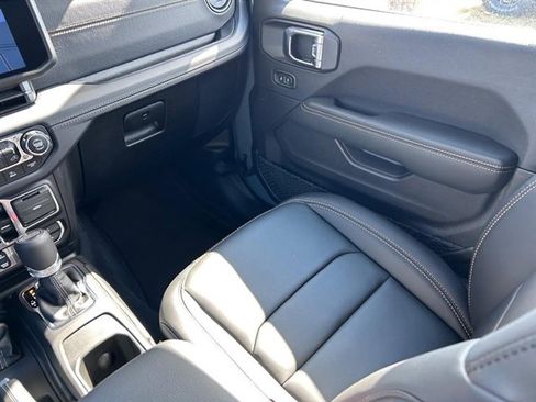 New 2025 Jeep Wrangler Unlimited Rubicon 392 image 17