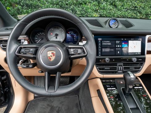 Used 2024 Porsche Macan S image 22