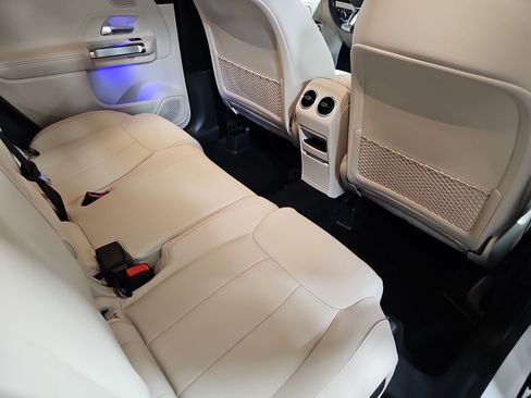 New 2026 Mercedes-Benz GLB 250 image 11