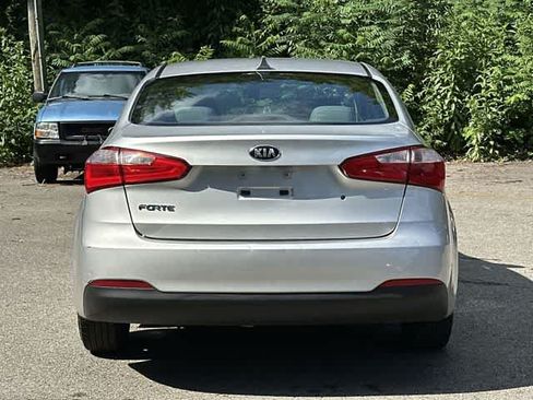 Used 2015 Kia Forte LX FWD image 4