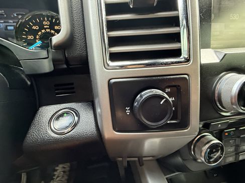 Used 2015 Ford F150 Lariat w/ Equipment Group 502A Luxury image 33