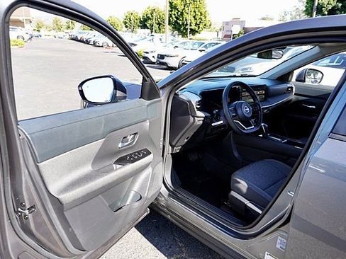 Used 2025 Nissan Kicks SV FWD image 36