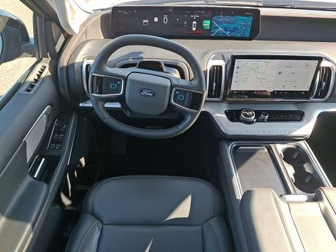 Certified 2025 Ford Expedition Active AWD/4WD image 11