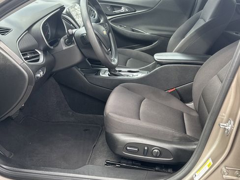 Used 2024 Chevrolet Malibu LT image 9