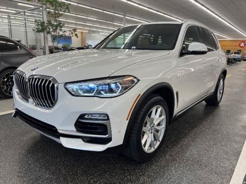 Used 2019 BMW X5 xDrive40i w/ Executive Package AWD/4WD image 2