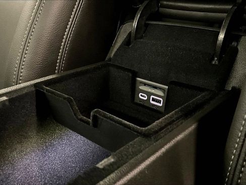 Certified 2025 Cadillac XT6 Luxury image 16