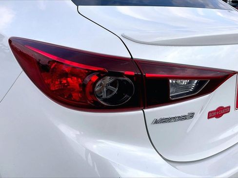 Used 2017 MAZDA MAZDA3 Grand Touring image 20