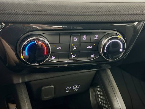 New 2026 Chevrolet TrailBlazer LT w/ LT Cold Weather Package AWD/4WD image 15