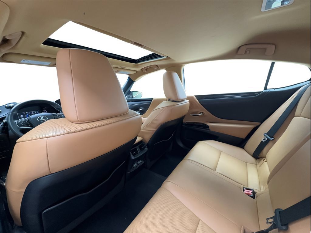 Used 2022 Lexus ES 250 w/ Accessory Package AWD/4WD image 25