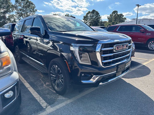 Used 2025 GMC Yukon XL Elevation w/ Technology Package AWD/4WD image 8