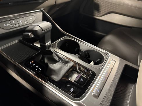 New 2026 Kia Carnival EX FWD image 21
