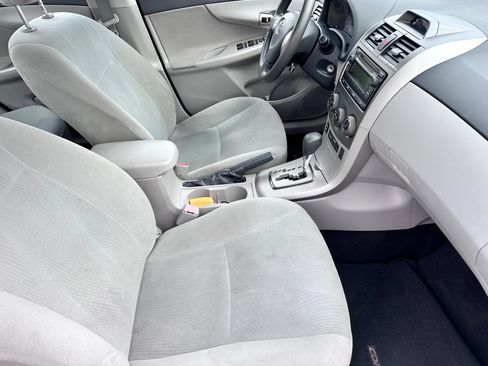 Used 2012 Toyota Corolla LE FWD image 9
