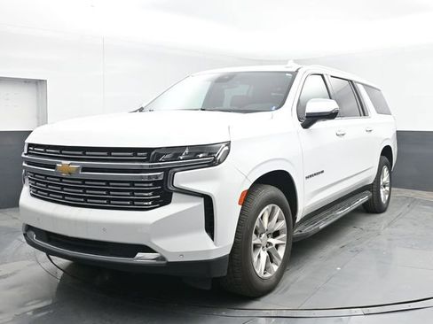 Used 2023 Chevrolet Suburban Premier image 10