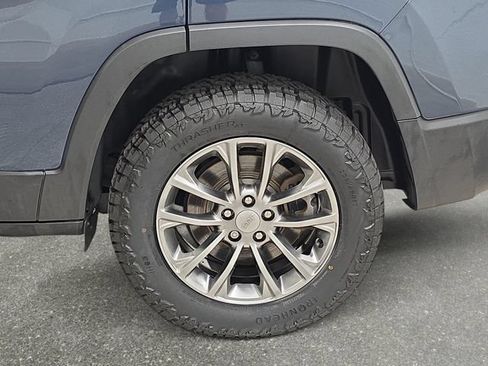 Used 2020 Jeep Cherokee Latitude Lux w/ Quick Order Package 26H Lux AWD/4WD image 32
