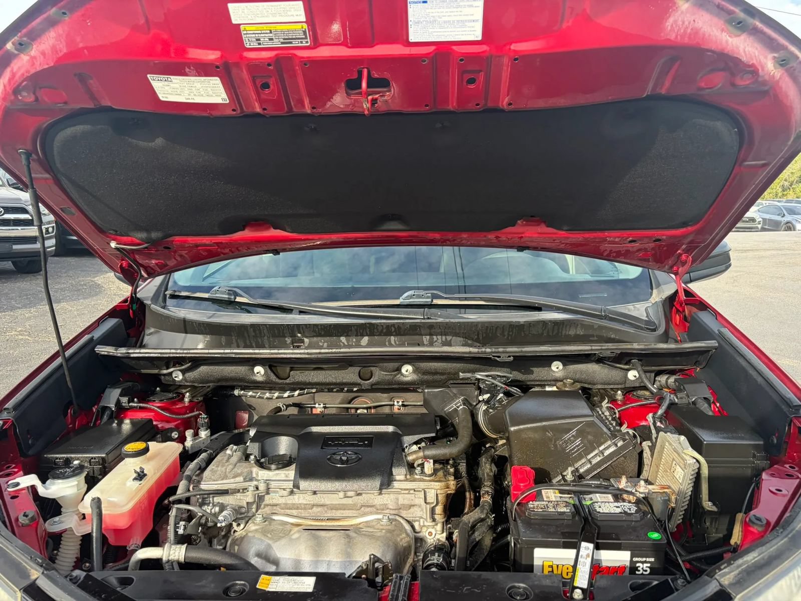 Used 2018 Toyota RAV4 LE FWD image 9