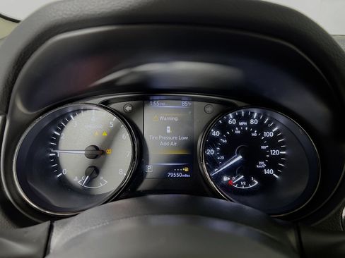 Used 2017 Nissan Rogue Sport SV w/ SV Premium Package image 22