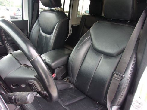 Used 2013 Jeep Wrangler Unlimited Sport w/ Connectivity Group AWD/4WD image 9