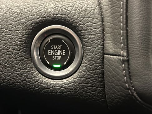 Used 2023 GMC Yukon XL Denali AWD/4WD image 22