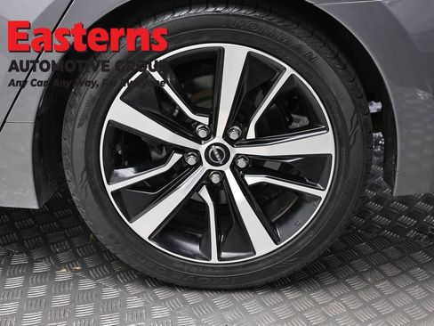 Used 2023 Nissan Maxima SV w/ Floor Mat Group FWD image 8