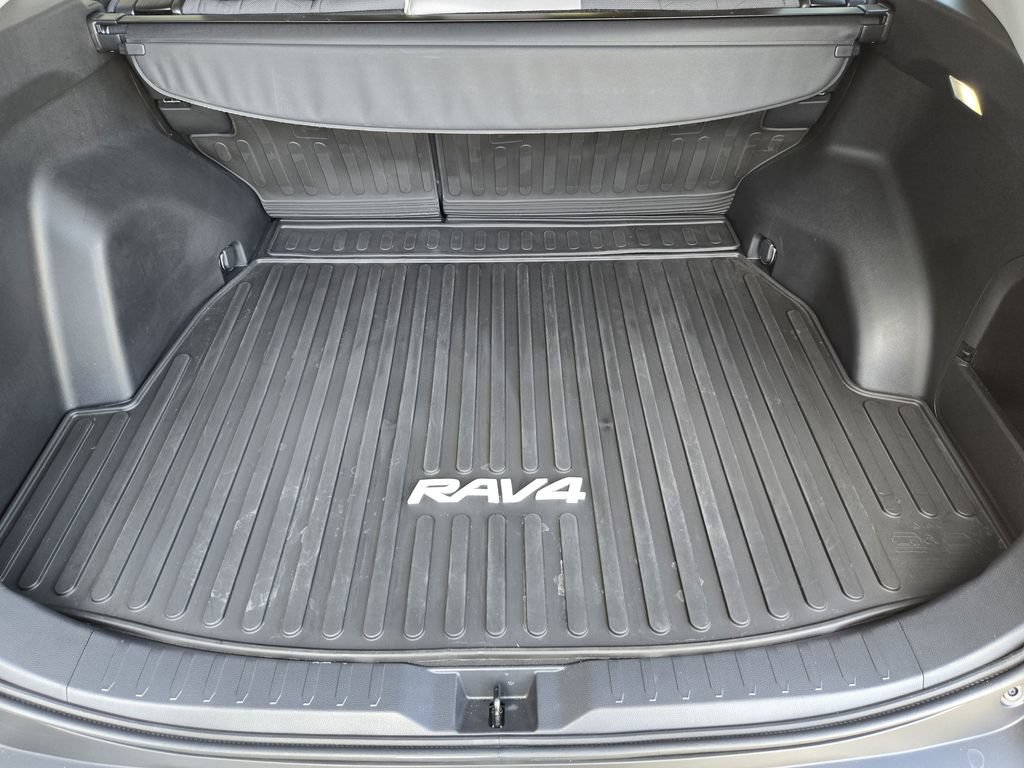 Used 2022 Toyota RAV4 XLE w/ Convenience Package AWD/4WD image 26