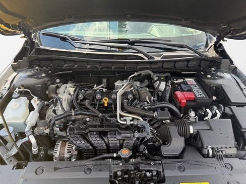 Used 2024 Nissan Altima 2.5 SV image 24