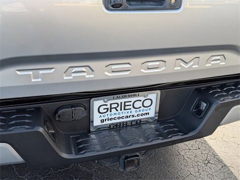Used 2022 Toyota Tacoma SR5 image 10