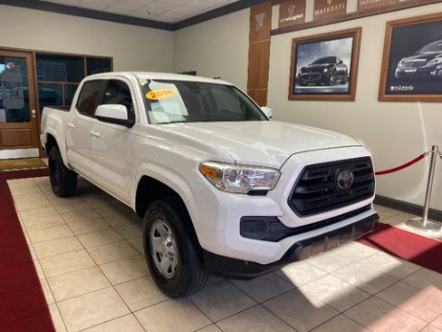 Used 2019 Toyota Tacoma SR w/ SR Convenience Package image 6