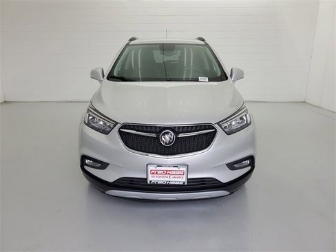 Used 2018 Buick Encore Preferred image 3