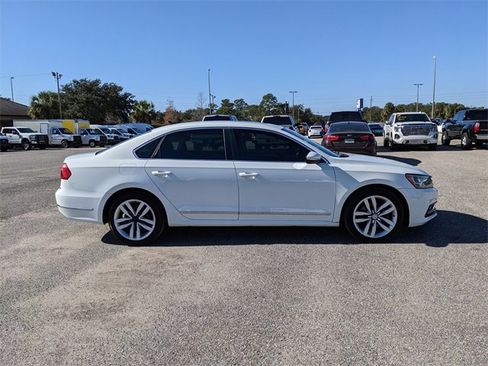 Used 2016 Volkswagen Passat 1.8T image 3