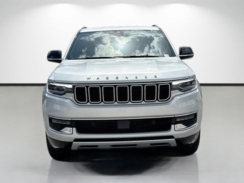 Used 2024 Jeep Wagoneer L Series II w/ Flexible Seating Group RWD image 8