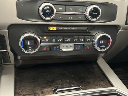 Used 2022 Ford F350 Lariat w/ Lariat Ultimate Package image 22