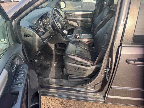 Used 2017 Dodge Grand Caravan GT image 9
