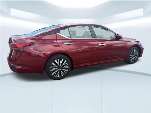 Used 2023 Nissan Altima 2.5 SV w/ SV Premium Package FWD image 5