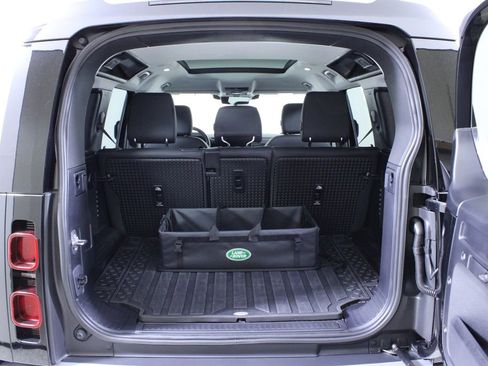 Used 2025 Land Rover Defender 110 S image 10